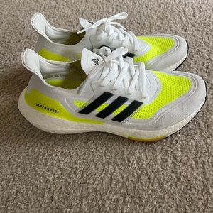 Adidas Ultraboost 2021 - Womens 9